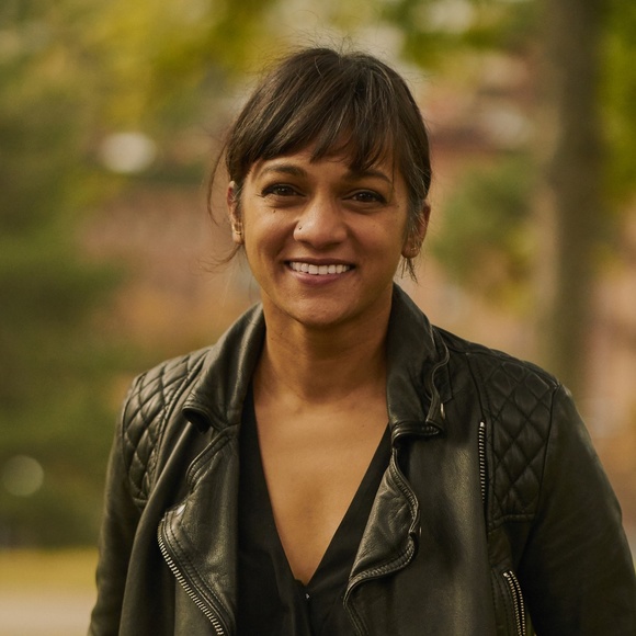 Meet your Posher, Benita - Picture 1 of 2